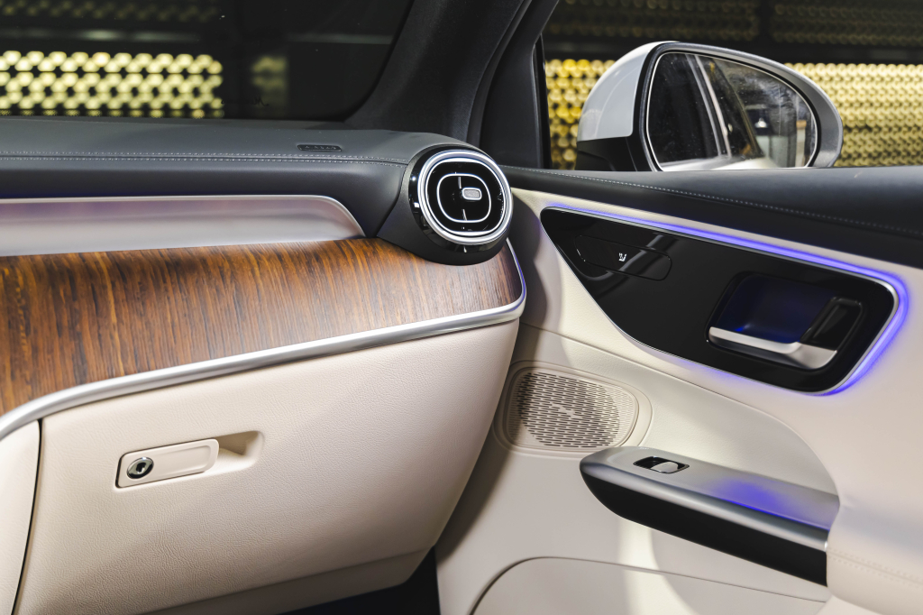 Mercedes-Benz GLC-Class 2023 photo 38