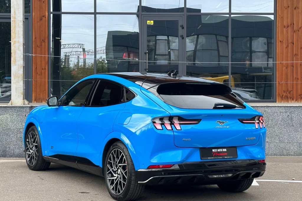 Ford Mustang Mach-E GT 2022 фото 3