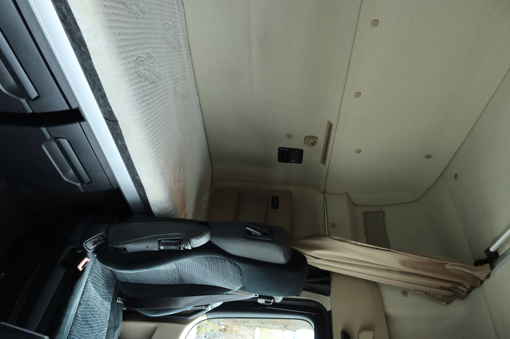 Mercedes-Benz Actros 1845 2012 photo 13