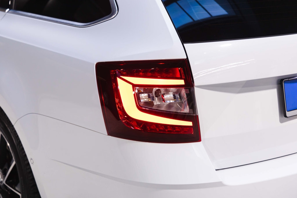 Skoda Octavia 2018 фото 13