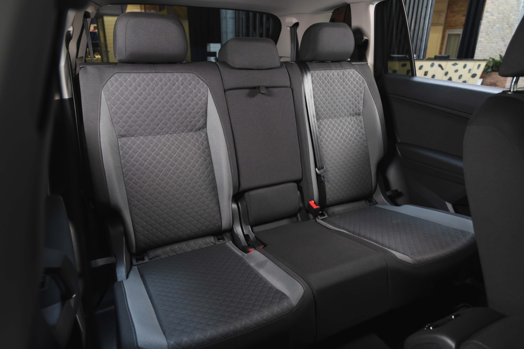 Volkswagen Tiguan S 2019 photo 26