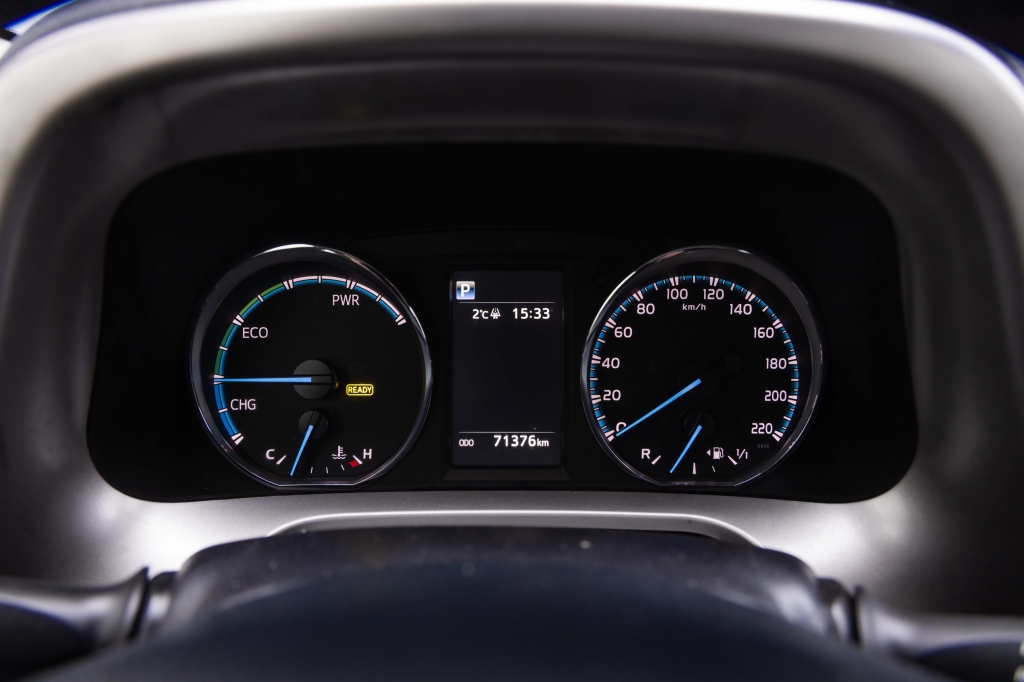 Toyota RAV4 Hybrid 2017 фото Toyota RAV4 Hybrid 2017 фото 16