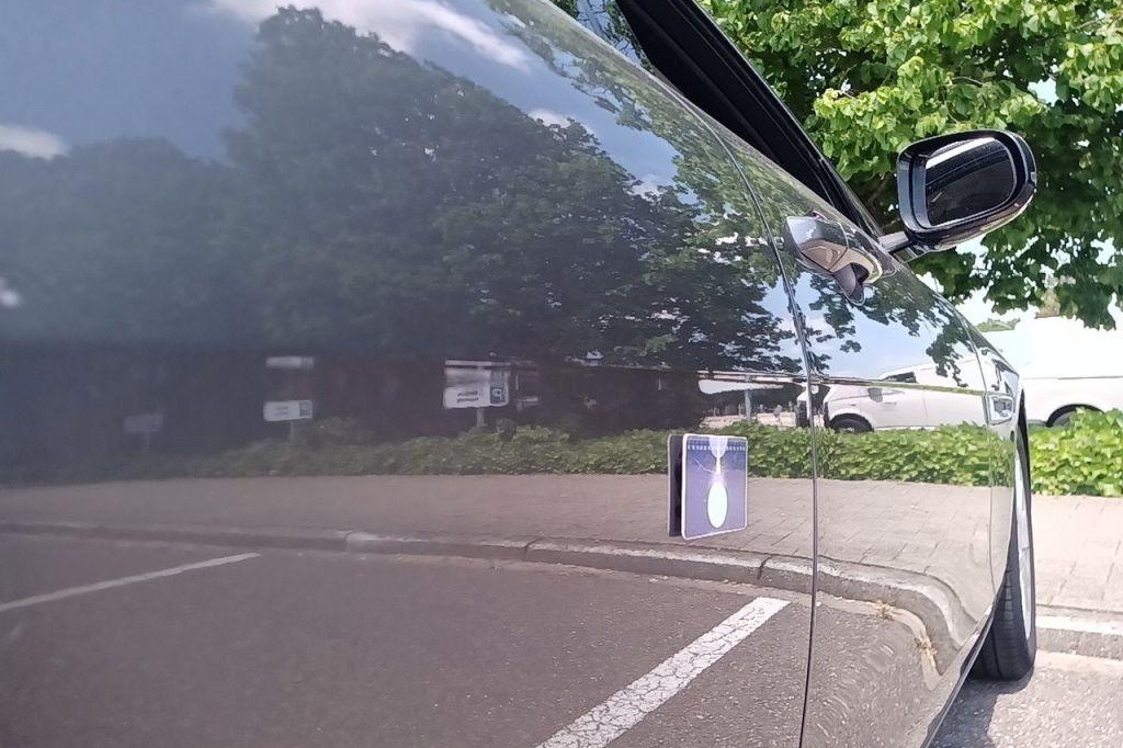 Jaguar XE 2015 photo 16