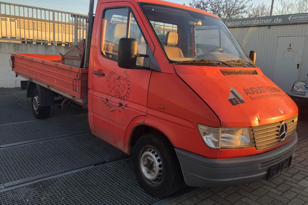 Mercedes-Benz Sprinter 1999 photo 2