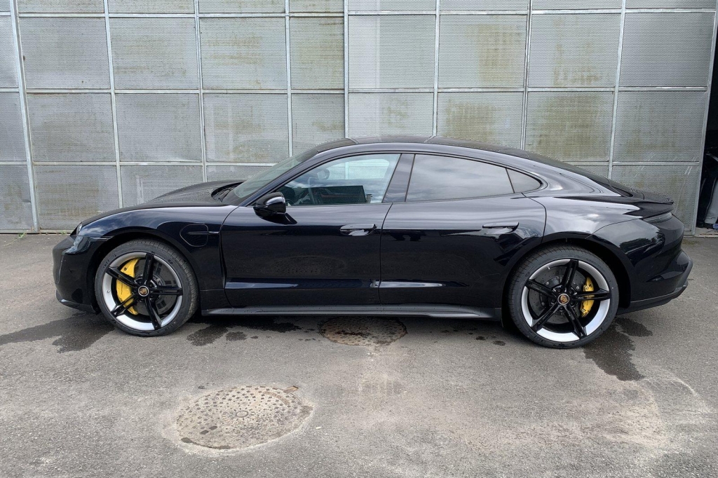 Porsche Taycan S Turbo 2021 photo 7