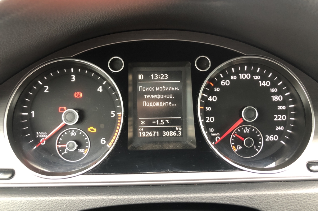 Volkswagen Passat B7 Panorama 2012 photo 10