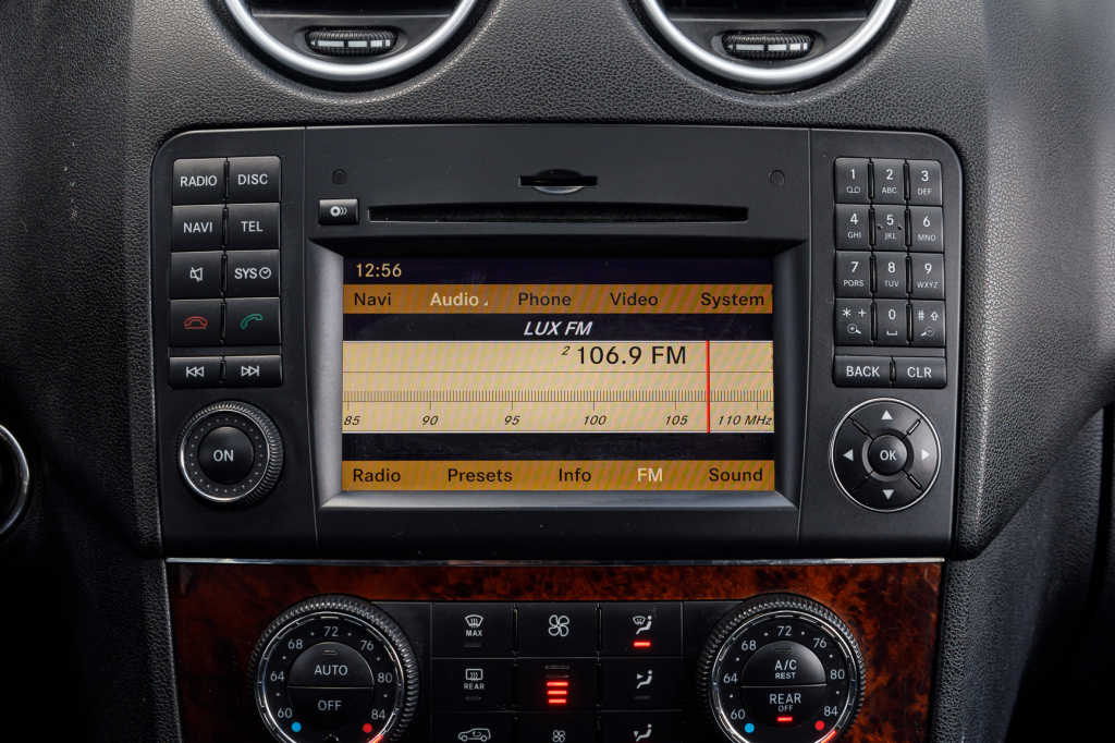 Mercedes-Benz ML 350 2011 photo 9