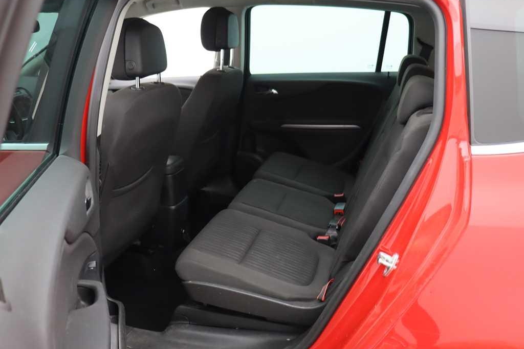 Opel Zafira 2017 фото 3