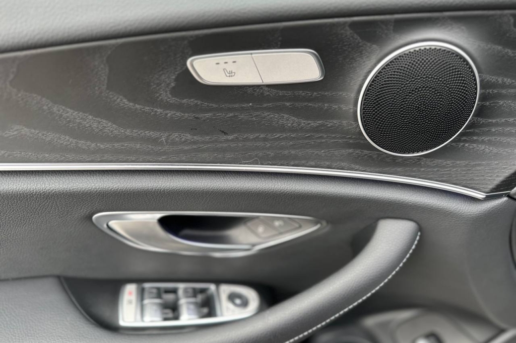 Mercedes-Benz E 300 2021 фото 10