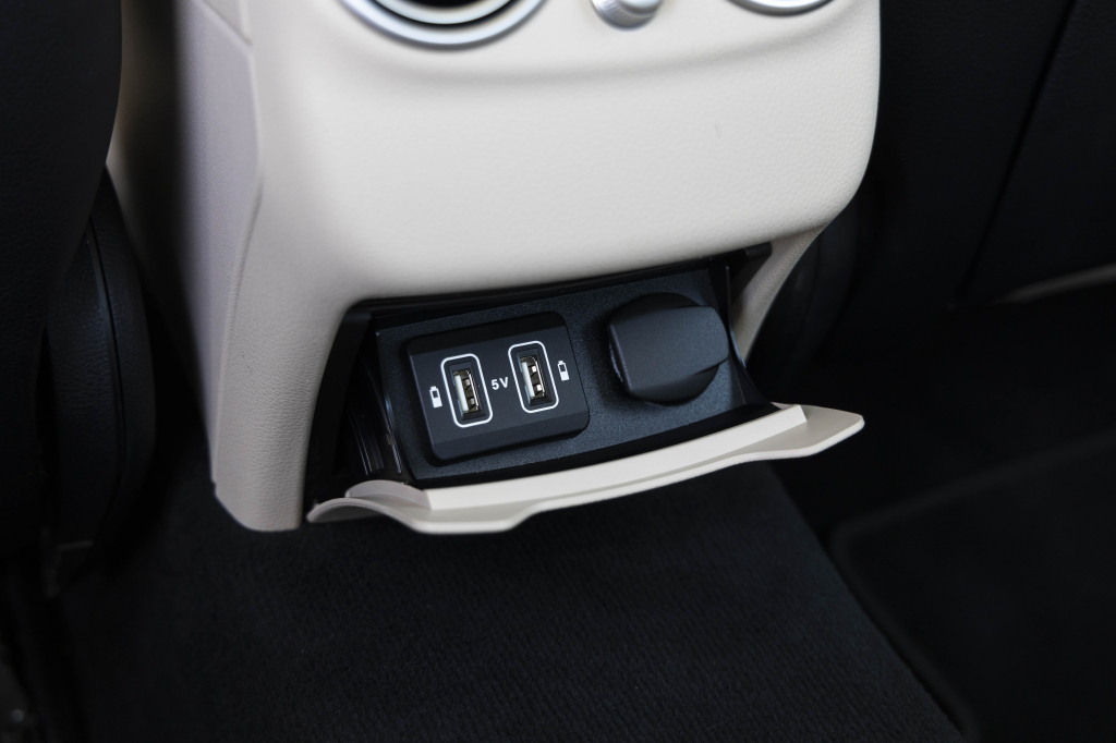 Mercedes-Benz C-Class C300 4Matic 2019 photo 15