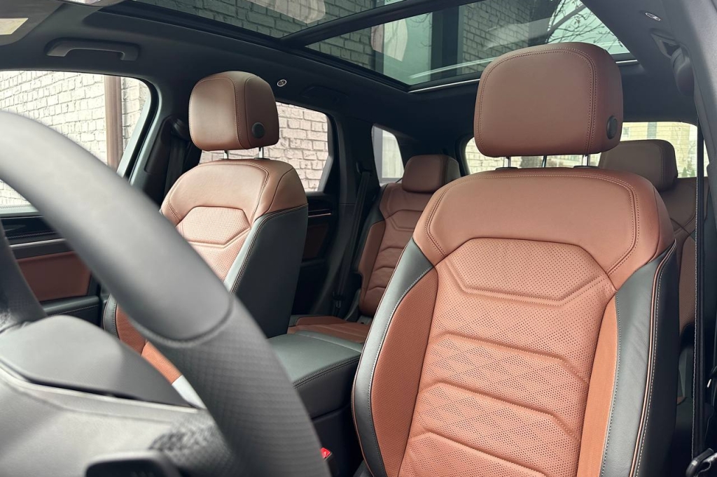 Volkswagen Touareg R-line Platinum 2024 photo 12