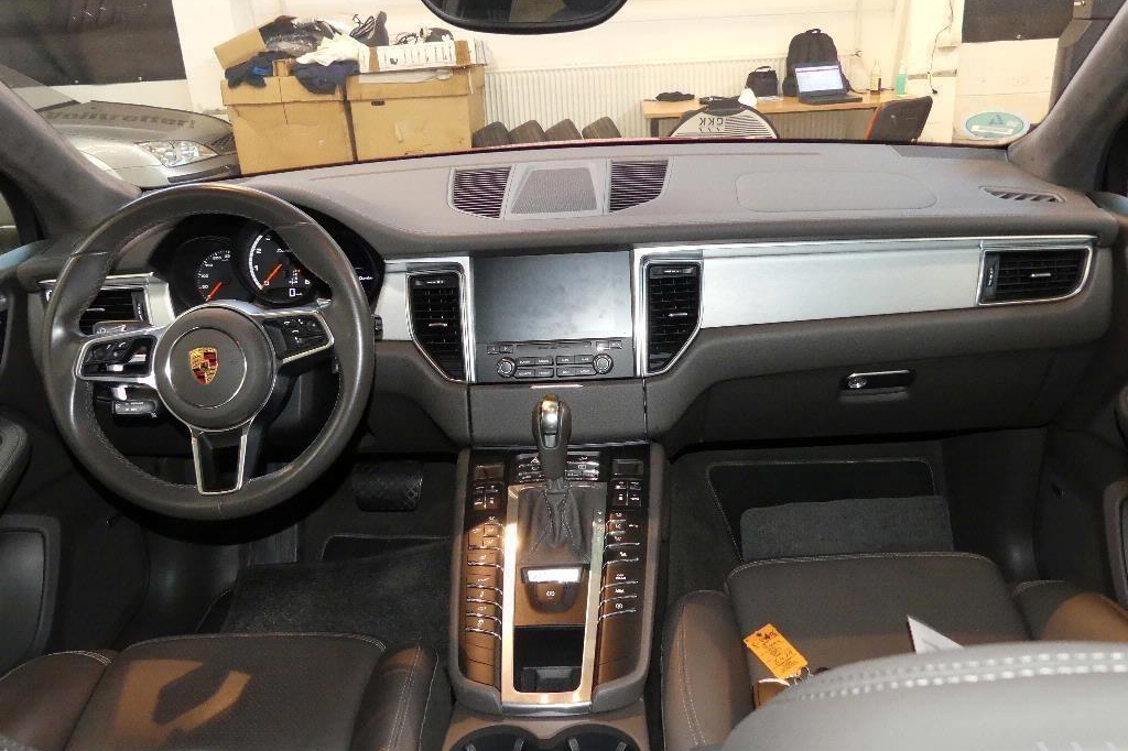 Porsche Macan Turbo 2018 photo 3