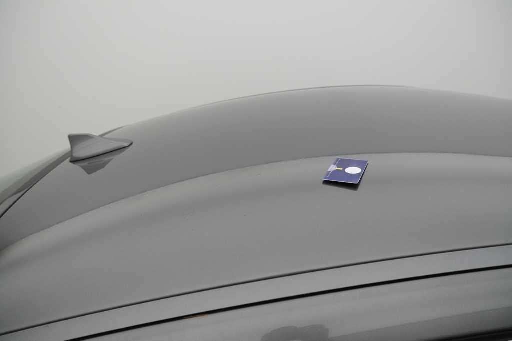 Jaguar XE 2015 photo 60