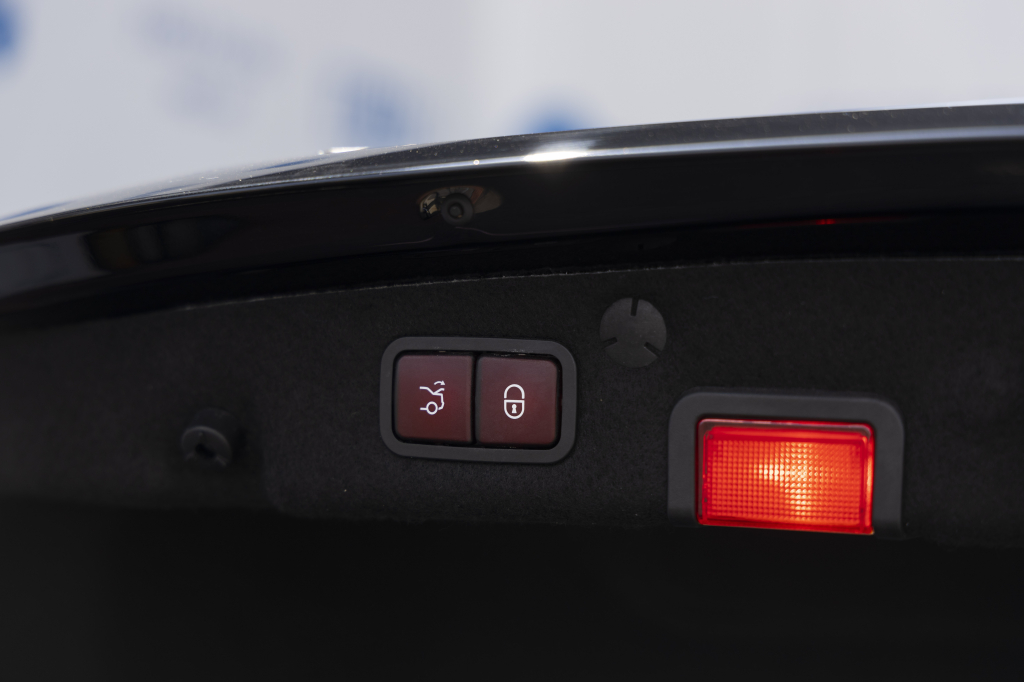 Mercedes-Benz C-Class C300 4Matic 2019 photo 57