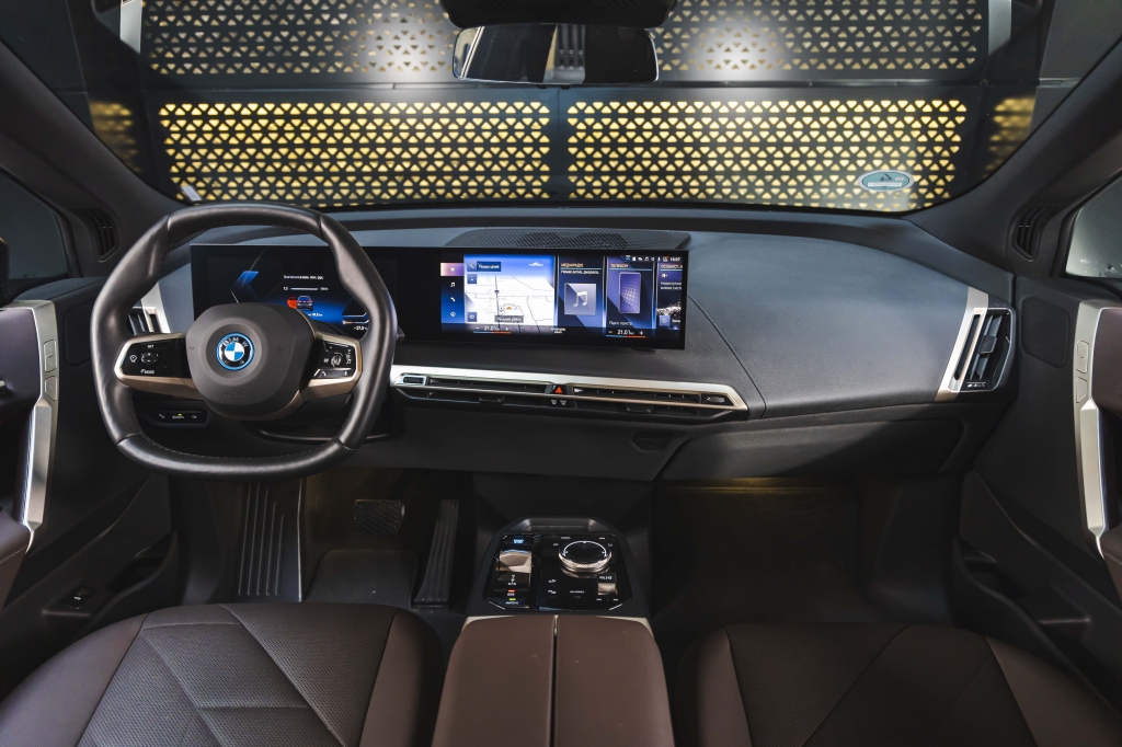 BMW iX xDrive40 2022 фото 32