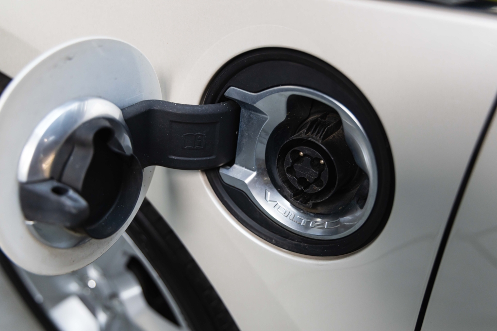 Opel Ampera 2011 фото 18