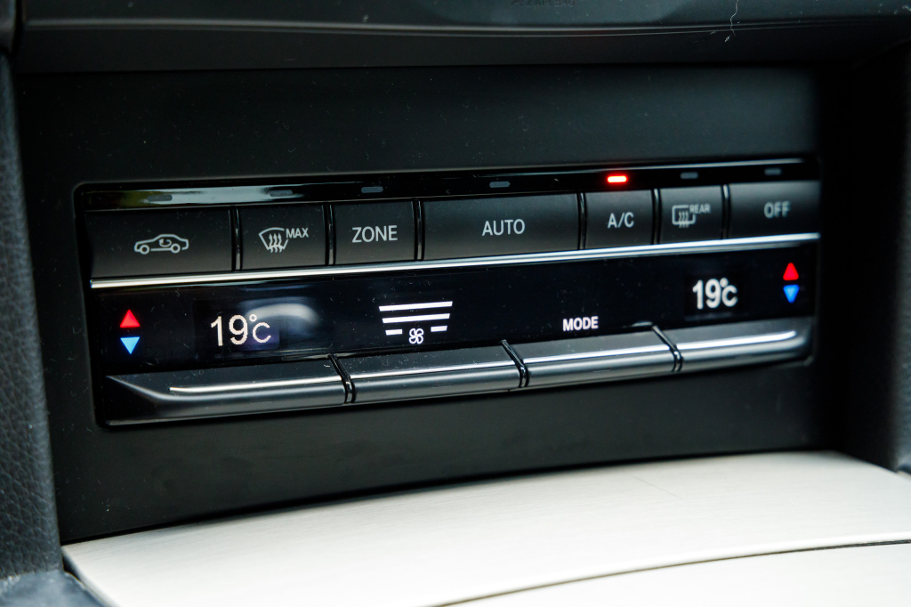 Mercedes-Benz E 220  Bluetec 2015 фото 37