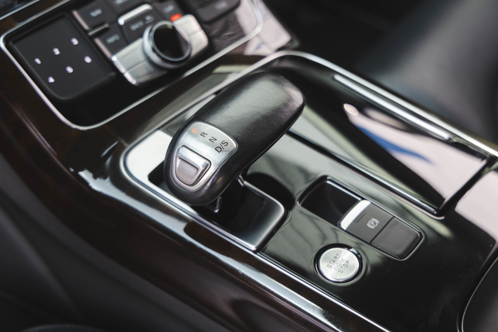 Audi A8 2015 photo 30