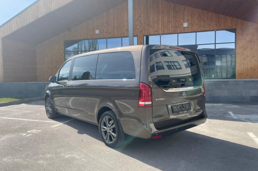 Mercedes-Benz V 220 Long 4MATIC 2018 photo 2