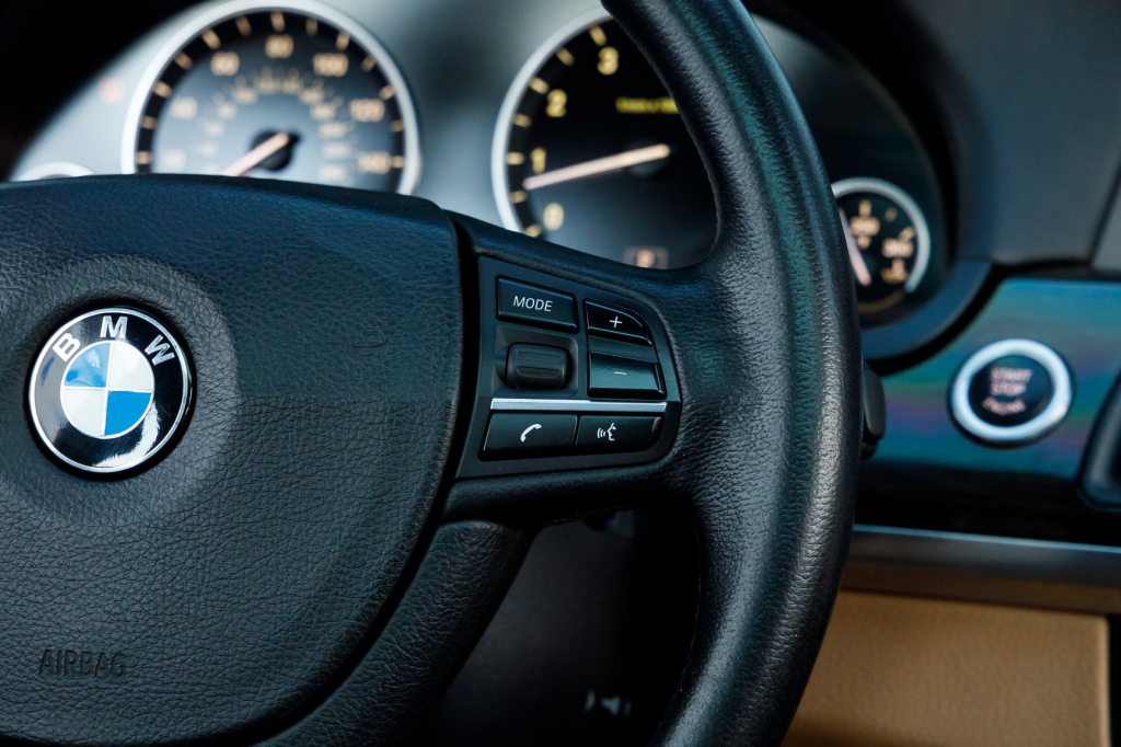 BMW 740 Li 2011 photo 29