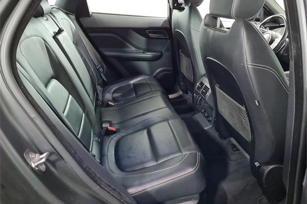 Jaguar F-Pace 2018 photo 6