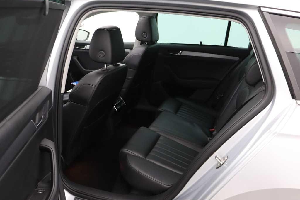 Skoda Superb Combi 2017 photo 4