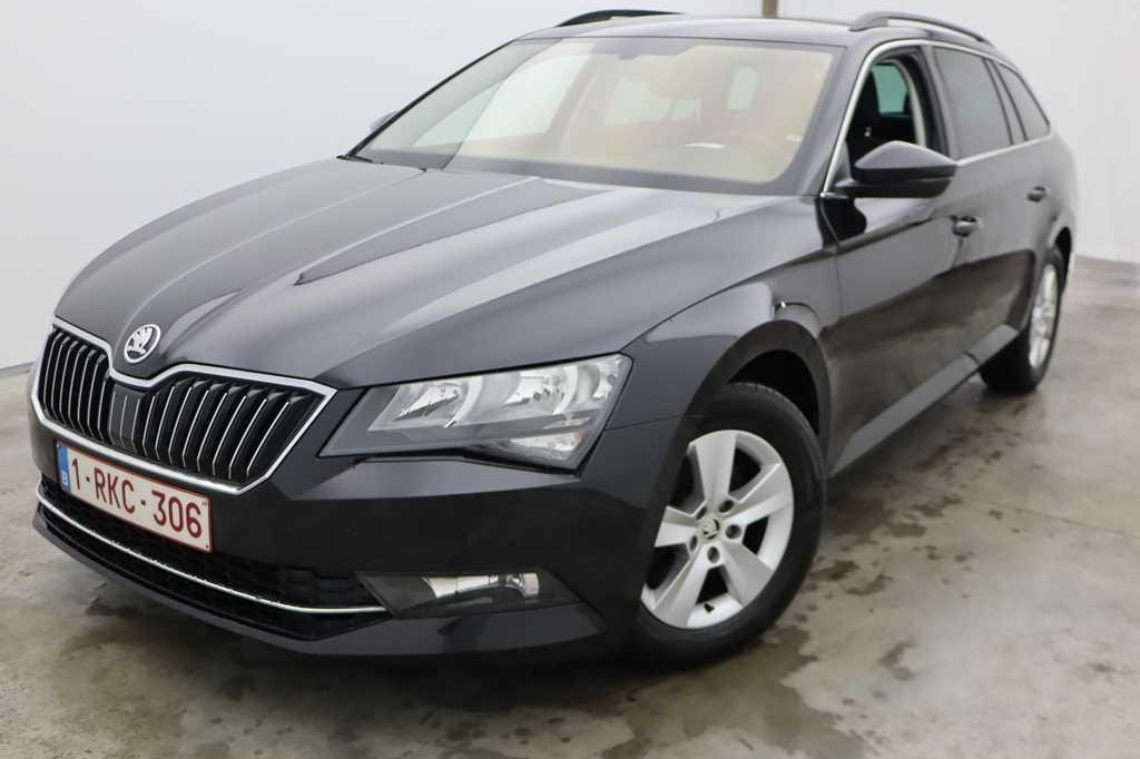 Skoda Superb Combi 2017 фото 2