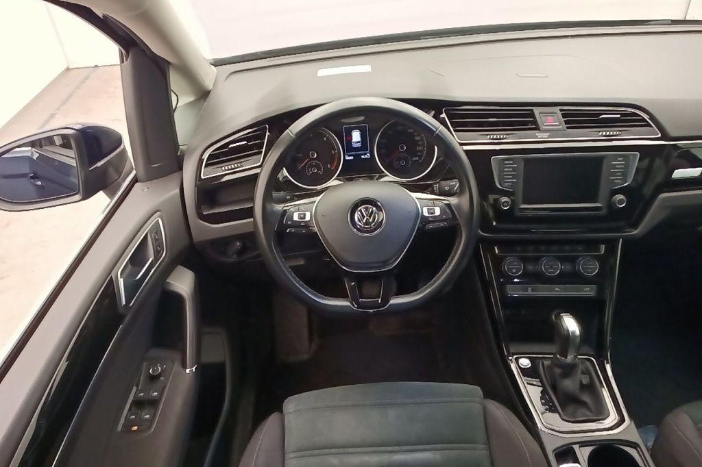 Volkswagen Touran 2016 photo 6