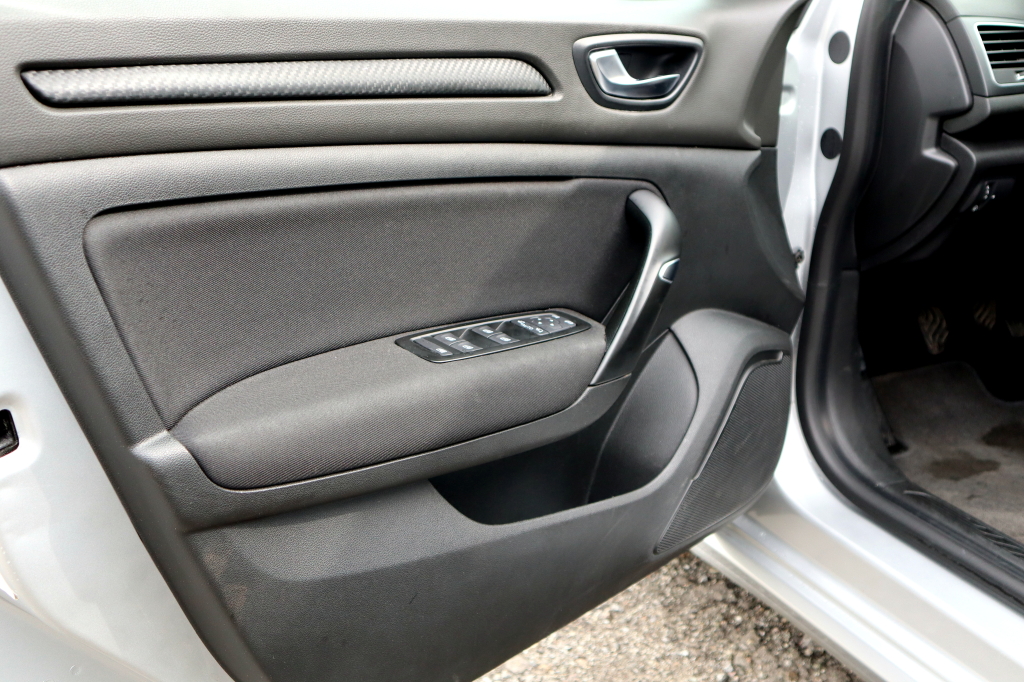 Renault Megane 2017 фото 27