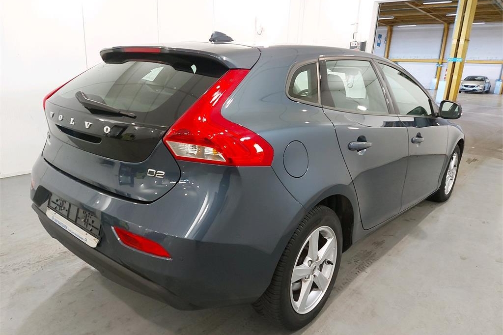Volvo V40 2018 фото 8