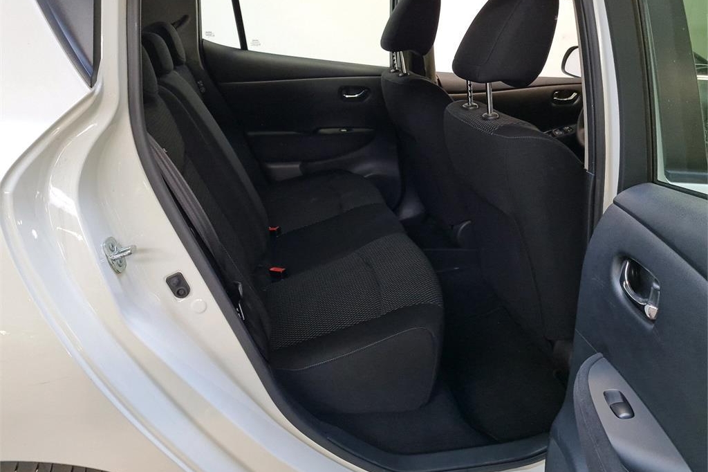 Nissan Leaf 2016 photo 3