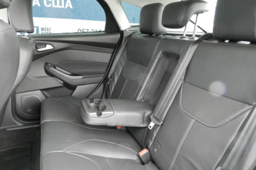 Ford Focus SE 2015 photo 15
