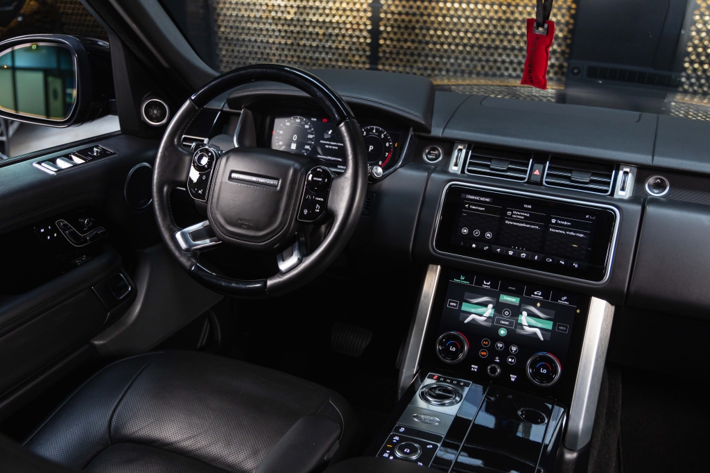 Land Rover Range Rover 2018 фото Land Rover Range Rover 2018 фото 34