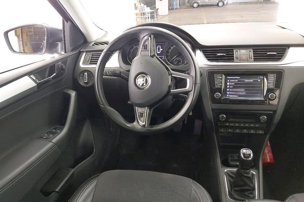 Skoda Rapid Spaceback 2018 фото 4