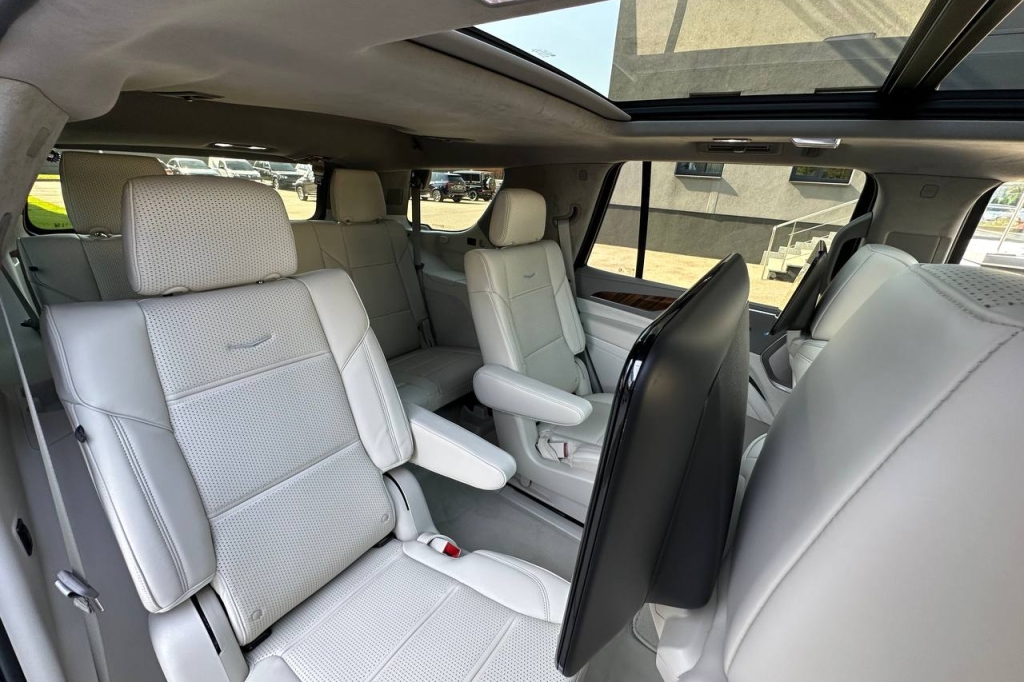 Cadillac Escalade PLATINUM 4WD 2022 фото Cadillac Escalade PLATINUM 4WD 2022 фото 18