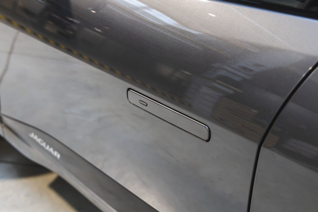 Jaguar I-Pace 2018 фото 13