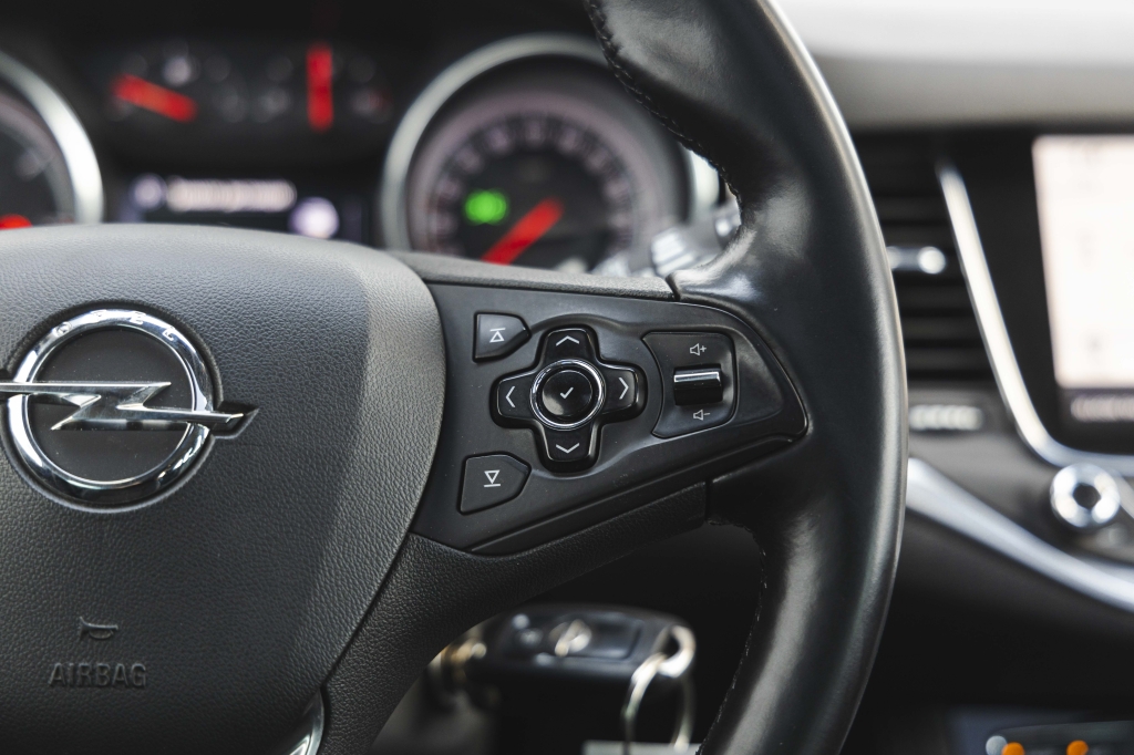 Opel Astra K 2016 фото 31