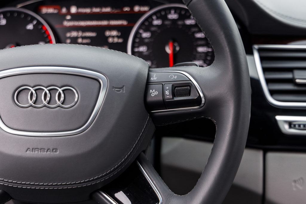 Audi A8 2014 photo 58