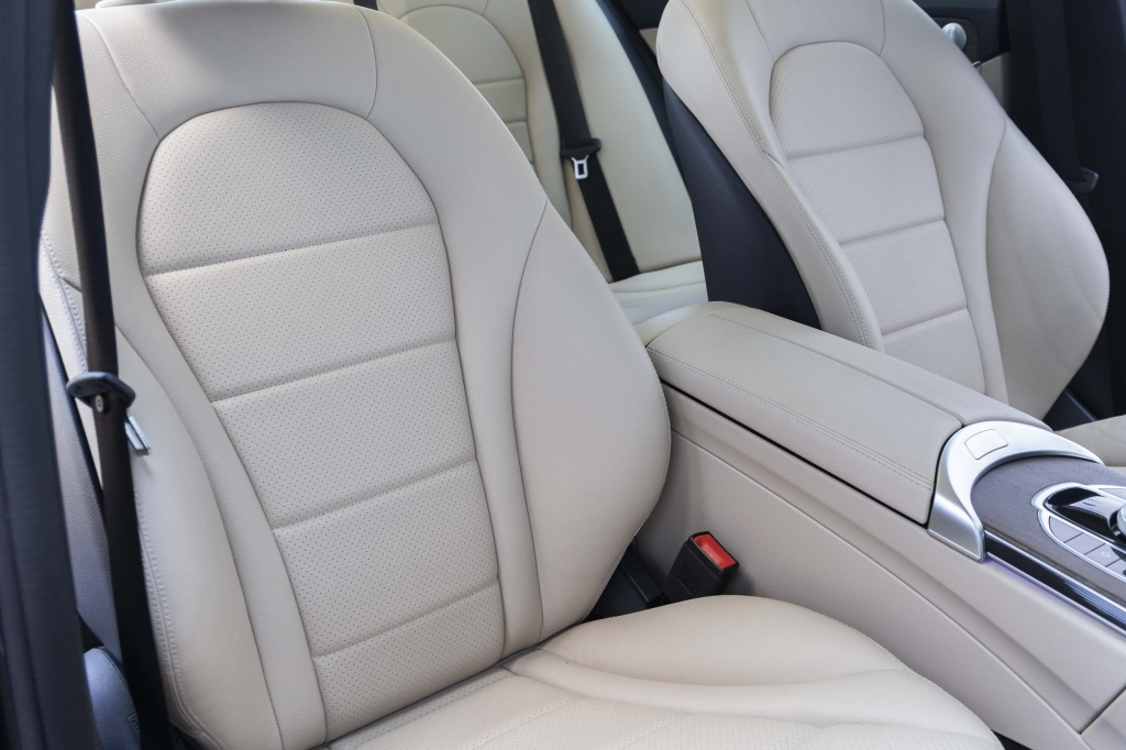 Mercedes-Benz C-Class C300 4Matic 2019 photo 30