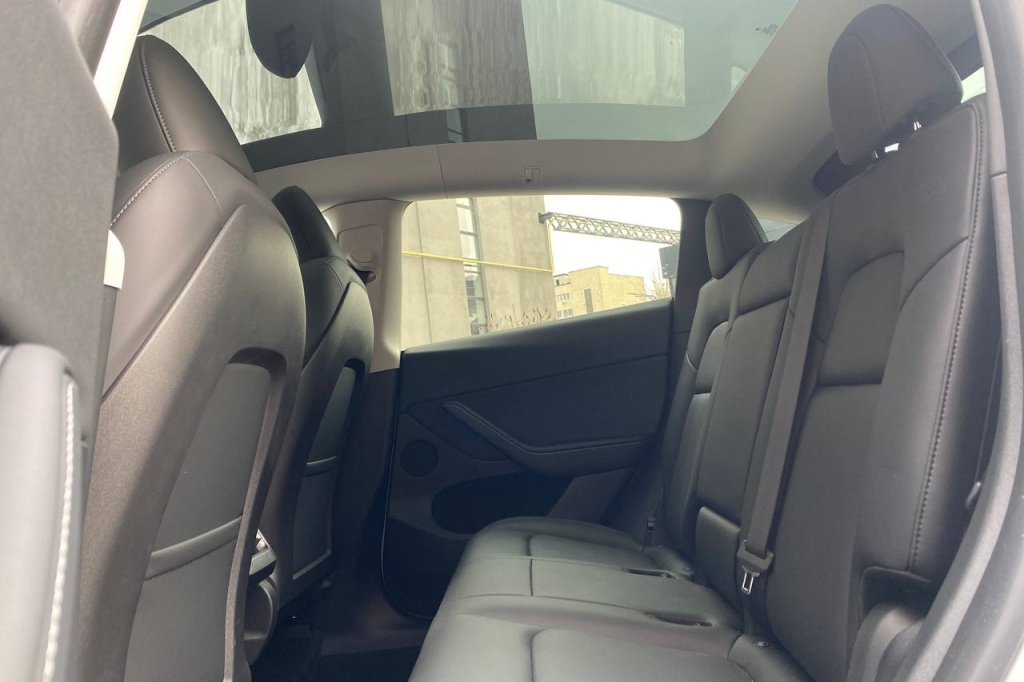 Tesla Model Y Long Range 2022 фото 14