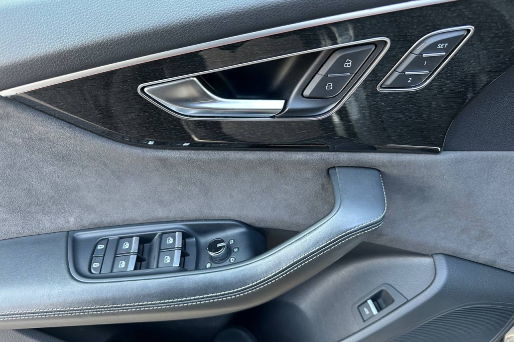 Audi Q8 55 TFSI 2019 фото 10