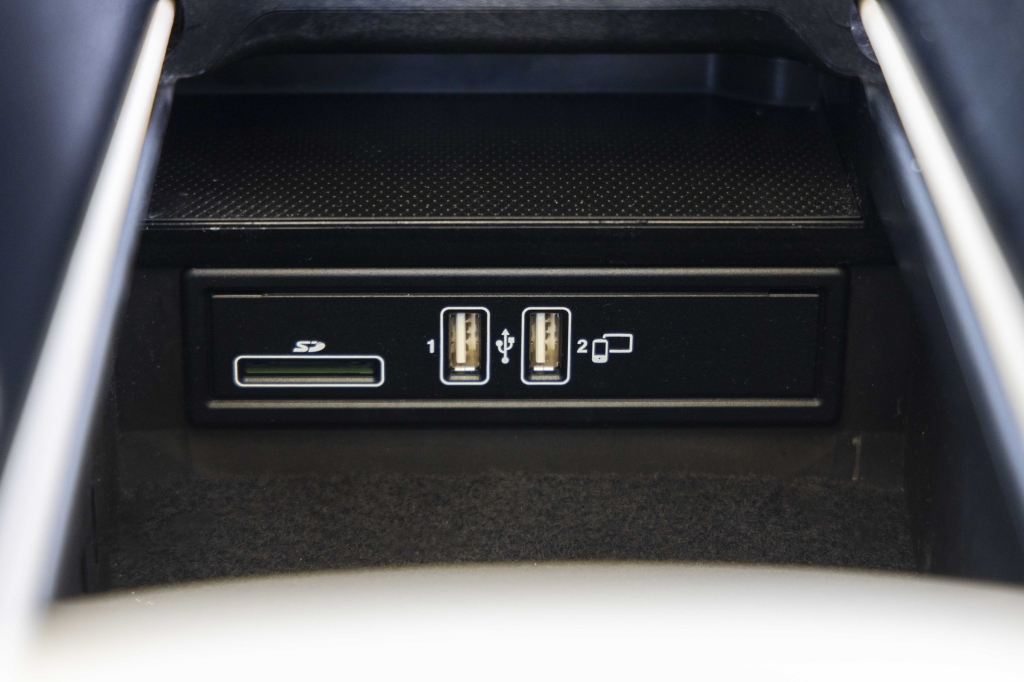 Mercedes-Benz C-Class C300 4Matic 2019 photo 26