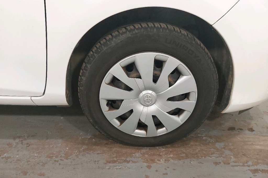 Toyota Yaris 2016 photo 11