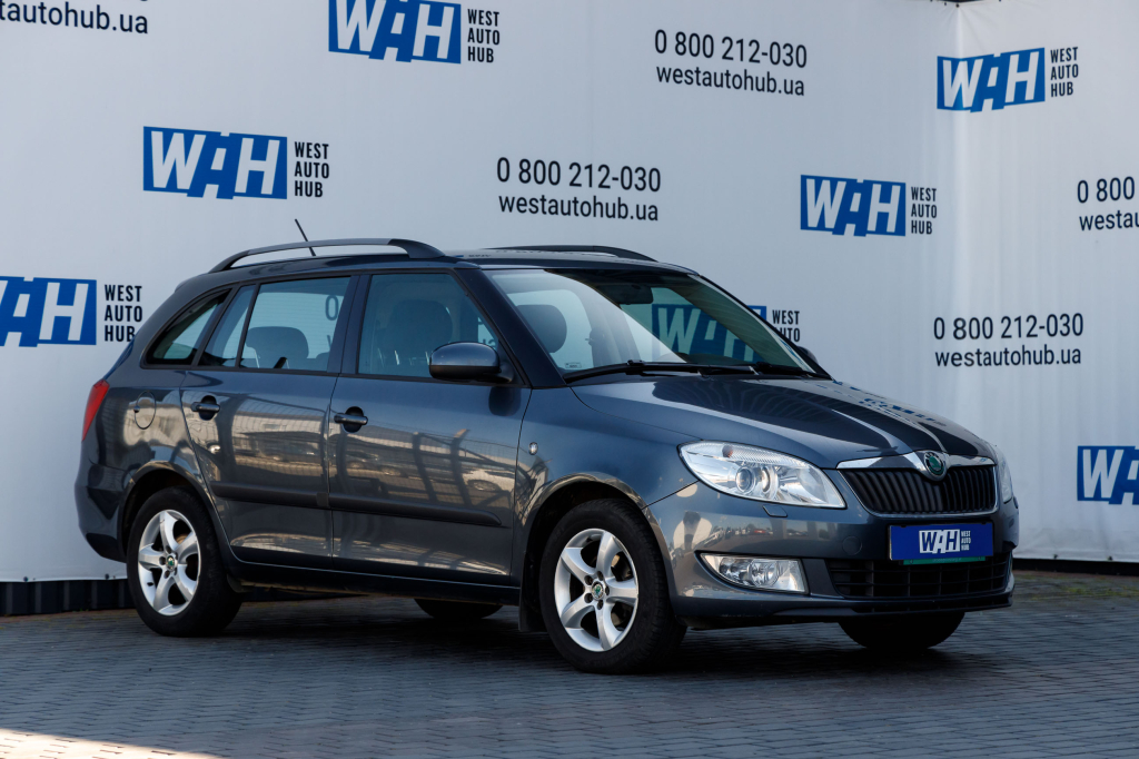 Skoda Fabia 2011 фото 2