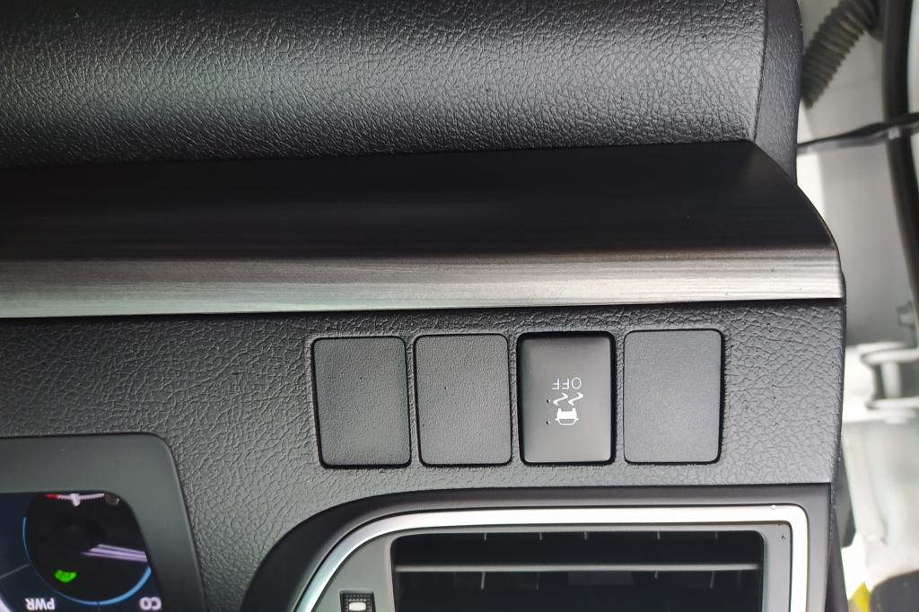 Toyota Camry HYBRID photo 15