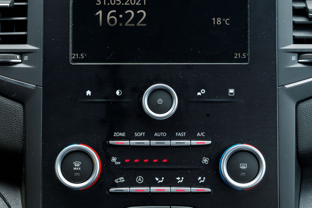 Renault Megane 2016 фото 12