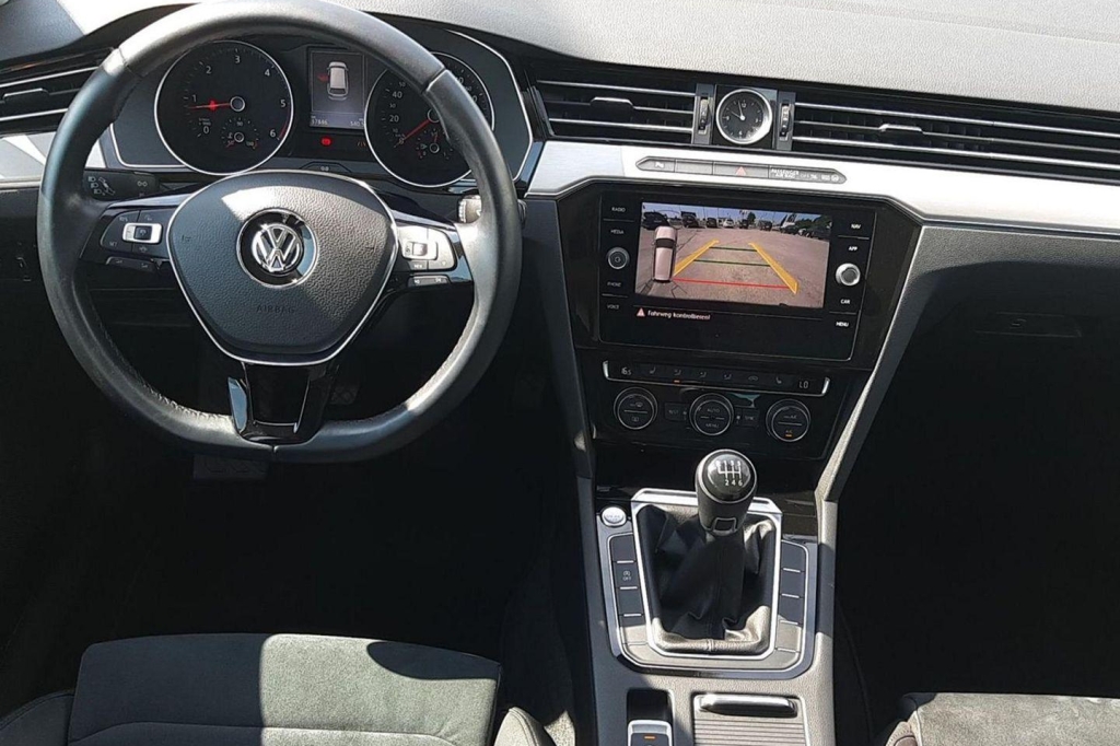 Volkswagen Passat Variant 2018 photo 1