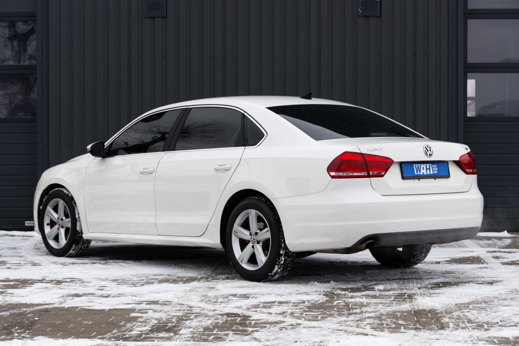 Volkswagen Passat 2012 photo 11