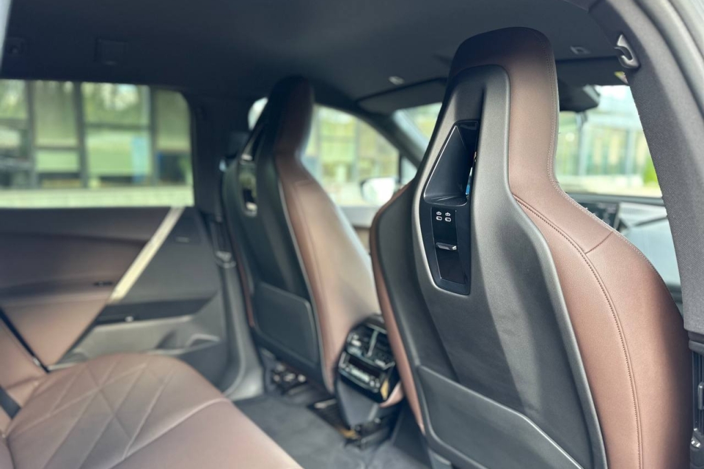 BMW iX xDrive40 2021 photo 16