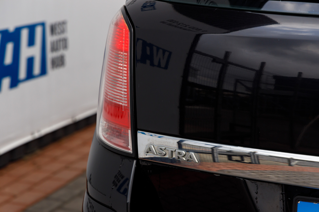 Opel Astra H 2010 фото 23